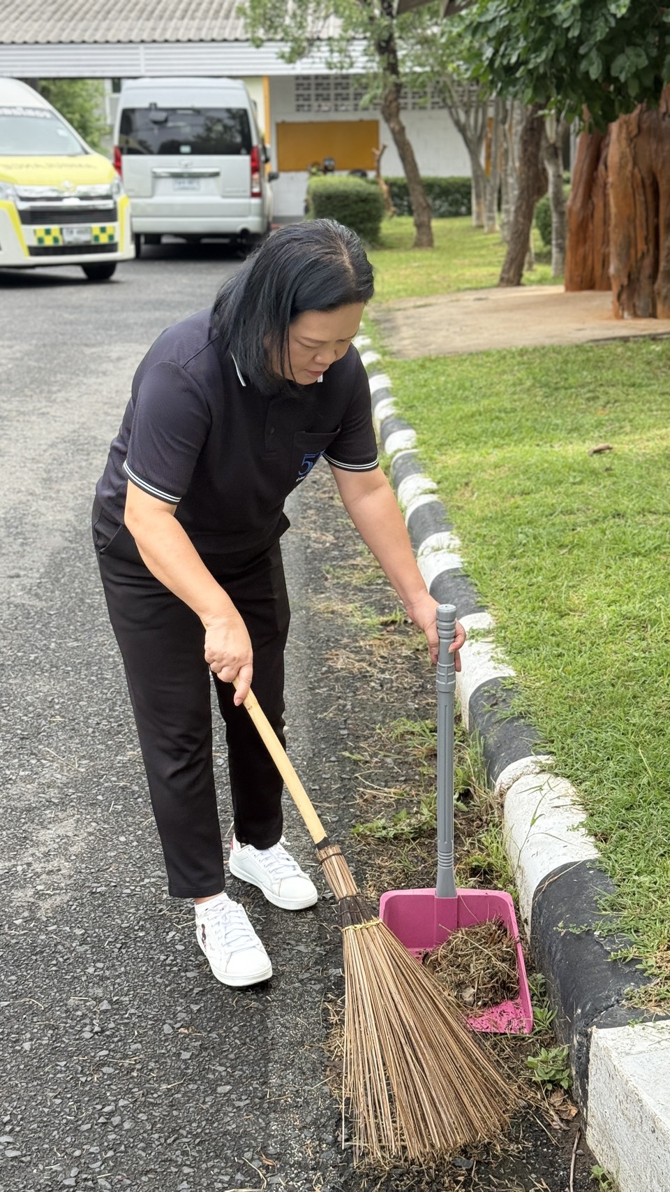 title - ส.ป.ก.ยโสธร ร่วมกิจกรรมจิตอาสาพัฒนา เนื่องในวันพระบาทสมเด็จพระปกเกล้าเจ้าอยู่หัว